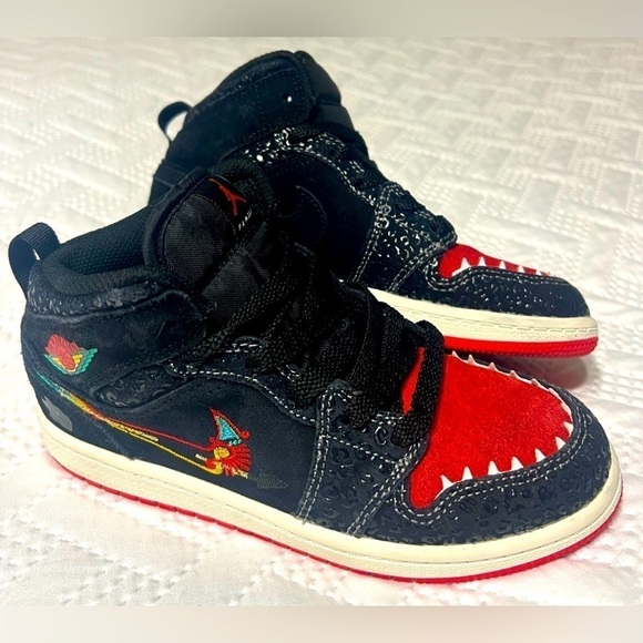 Nike Air Jordan 1 MID GS Siempre Familia Child Size 2Y Big Boy Running Shoes - Picture 2 of 15